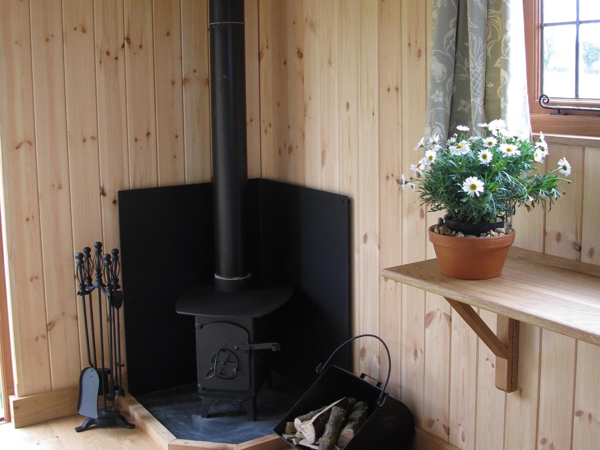 Marshwood Farm B&B And Shepherds Hut Dinton  Exterior foto